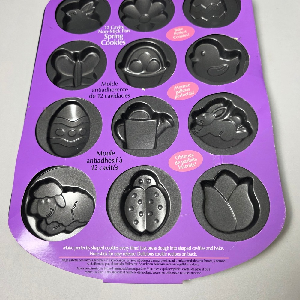 Wilton Cookie Pan 12‎ Cavity Non-Stick Spring Shapes Easter Bunny 2105-8129